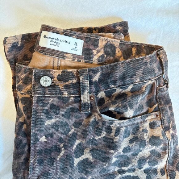 Abercrombie & Fitch Women's multi Jeans - Picture 2 of 3